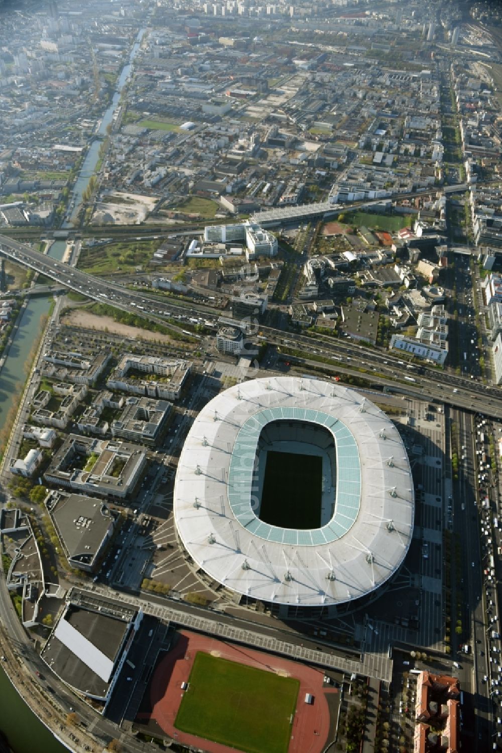 Paris Saint-Denis aus der Vogelperspektive: Sportstätten- Gelände der Arena des Stadion in Paris - Saint-Denis in Ile-de-France, Frankreich