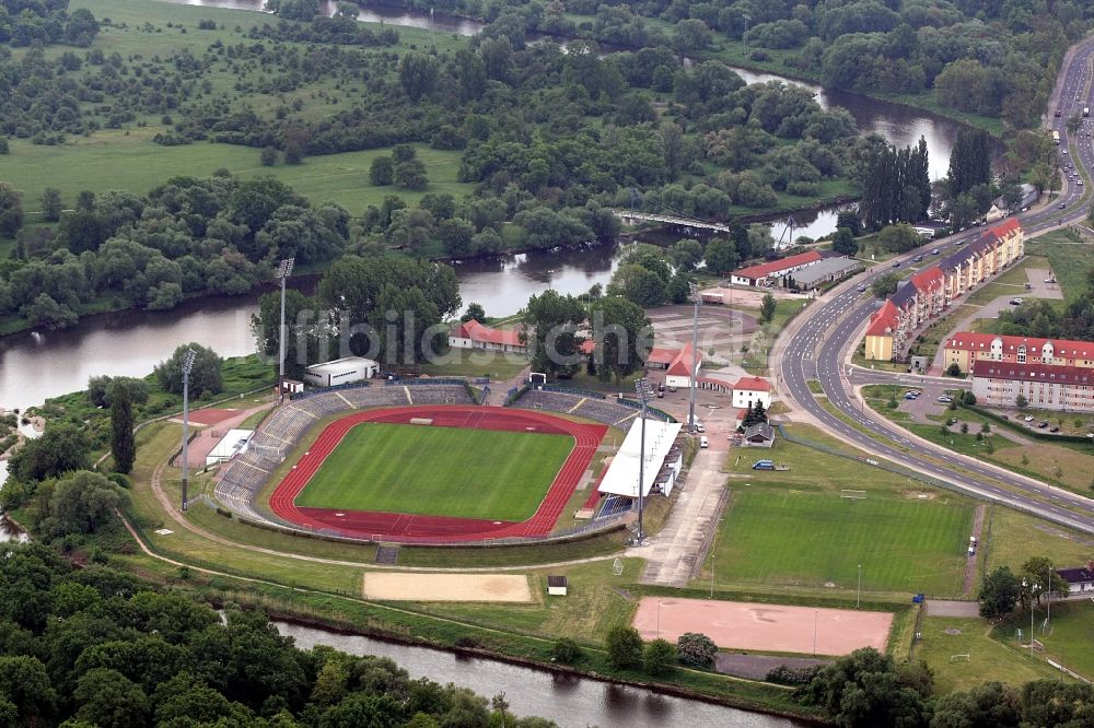 Dessau aus der Vogelperspektive: Sportstätten-Gelände der Arena des Stadion Paul-Greifzu-Stadion in Dessau im Bundesland Sachsen-Anhalt, Deutschland