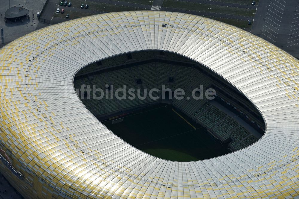 Luftaufnahme Gdansk - Danzig - Sportstätten-Gelände der Arena des Stadion PGE Arena - Parking Stadionu Energa im Ortsteil Letnica in Gdansk - Danzig in Pomorskie, Polen