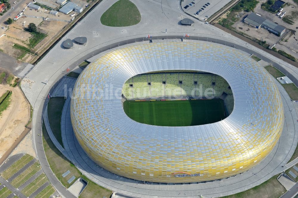 Gdansk - Danzig aus der Vogelperspektive: Sportstätten-Gelände der Arena des Stadion PGE Arena - Parking Stadionu Energa im Ortsteil Letnica in Gdansk - Danzig in Pomorskie, Polen