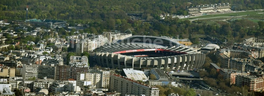 Paris von oben - Sportstätten-Gelände der Arena des Stadion Prinzenpark an der Rue du Commandant Guilbaud in Paris Boulogne-Billancourt in Ile-de-France, Frankreich