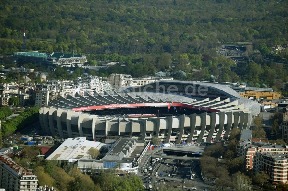 Paris von oben - Sportstätten-Gelände der Arena des Stadion Prinzenpark an der Rue du Commandant Guilbaud in Paris Boulogne-Billancourt in Ile-de-France, Frankreich