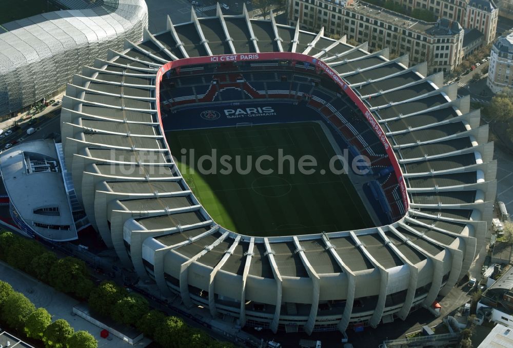 Paris von oben - Sportstätten-Gelände der Arena des Stadion Prinzenpark an der Rue du Commandant Guilbaud in Paris Boulogne-Billancourt in Ile-de-France, Frankreich