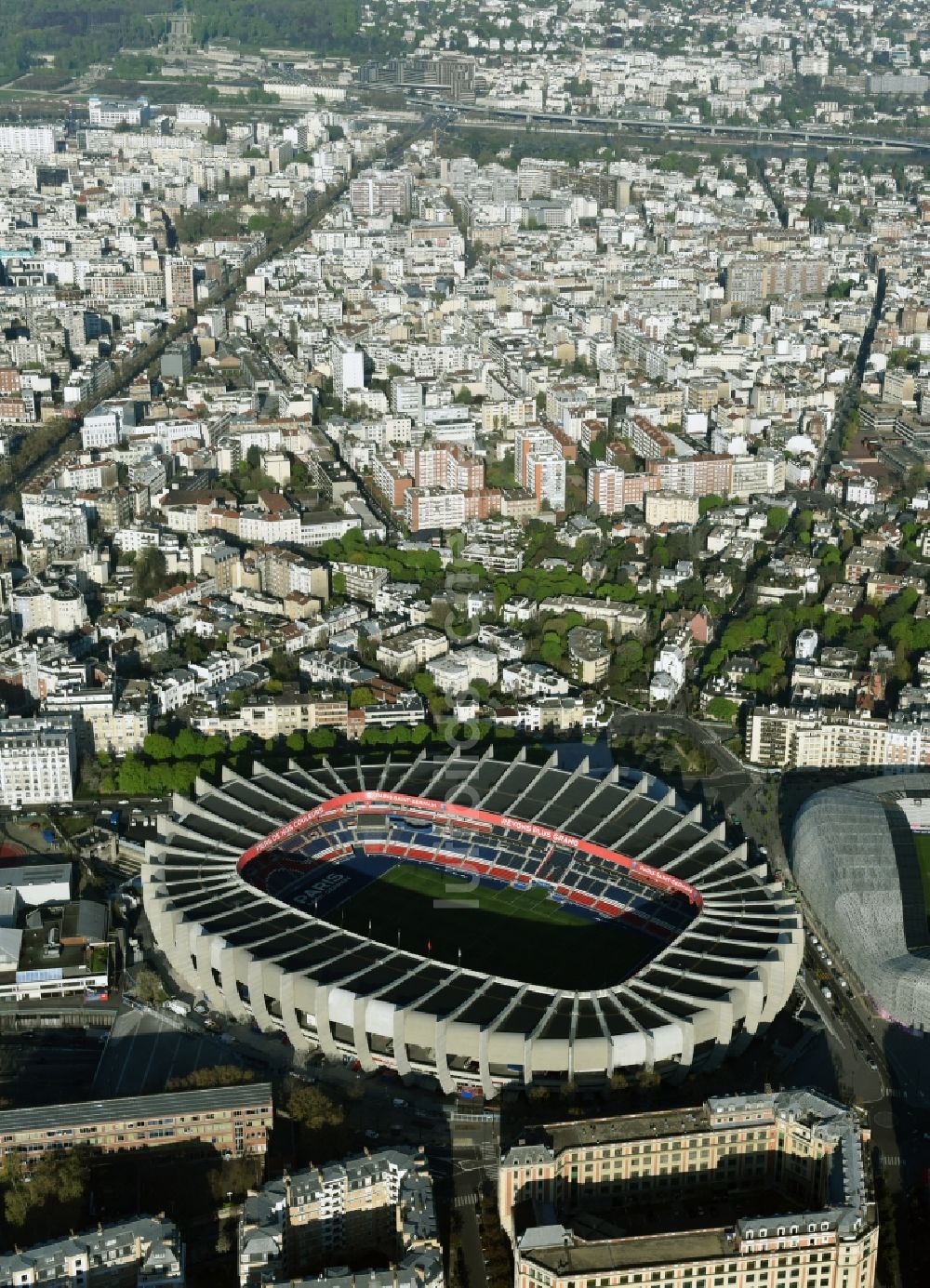 Luftbild Paris - Sportstätten-Gelände der Arena des Stadion Prinzenpark an der Rue du Commandant Guilbaud in Paris Boulogne-Billancourt in Ile-de-France, Frankreich