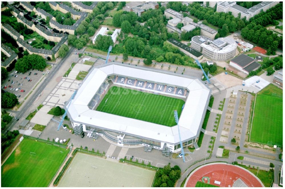 Rostock von oben - Sportstätten-Gelände der Arena des Stadion in Rostock im Bundesland Mecklenburg-Vorpommern