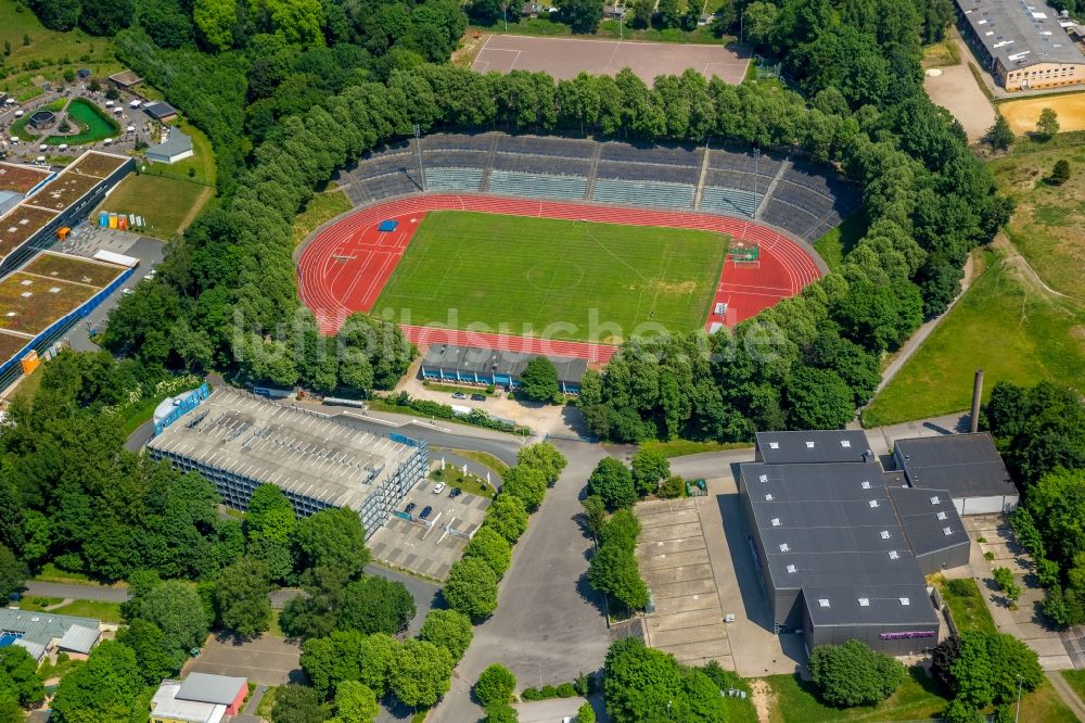 Luftaufnahme Hagen - Sportstätten-Gelände der Arena des Stadion - Sportpark Ischeland an der Humpertstraße in Hagen im Bundesland Nordrhein-Westfalen, Deutschland