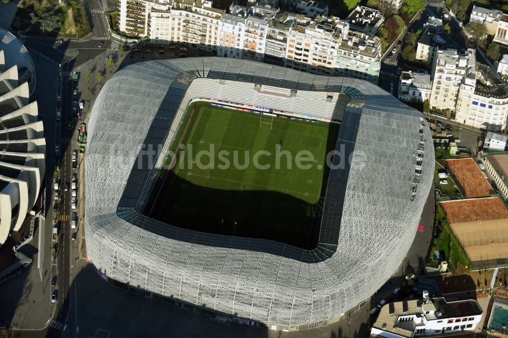 Paris von oben - Sportstätten-Gelände der Arena des Stadion Stade Jean Bouin an der Avenue du General Sarrail in Paris in Ile-de-France, Frankreich