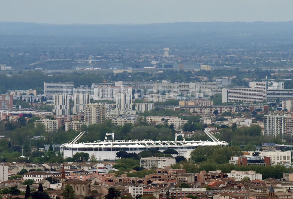 Toulouse aus der Vogelperspektive: Sportstätten-Gelände der Arena des Stadion Stadium TFC Municipal in Toulouse in Occitanie, Frankreich