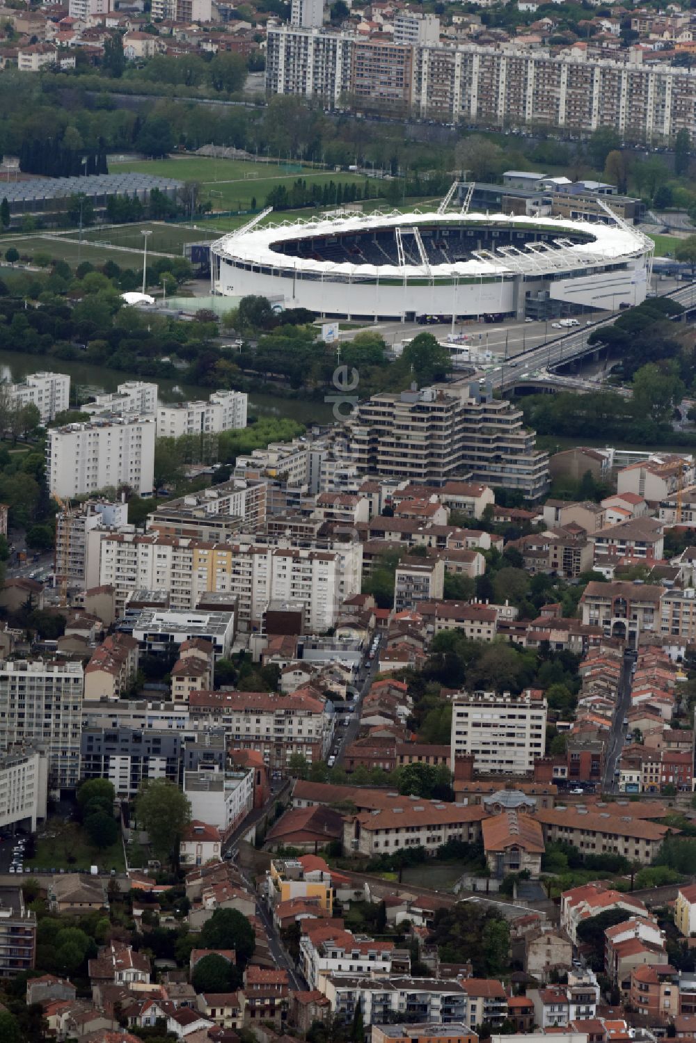 Luftbild Toulouse - Sportstätten-Gelände der Arena des Stadion Stadium TFC Municipal in Toulouse in Occitanie, Frankreich