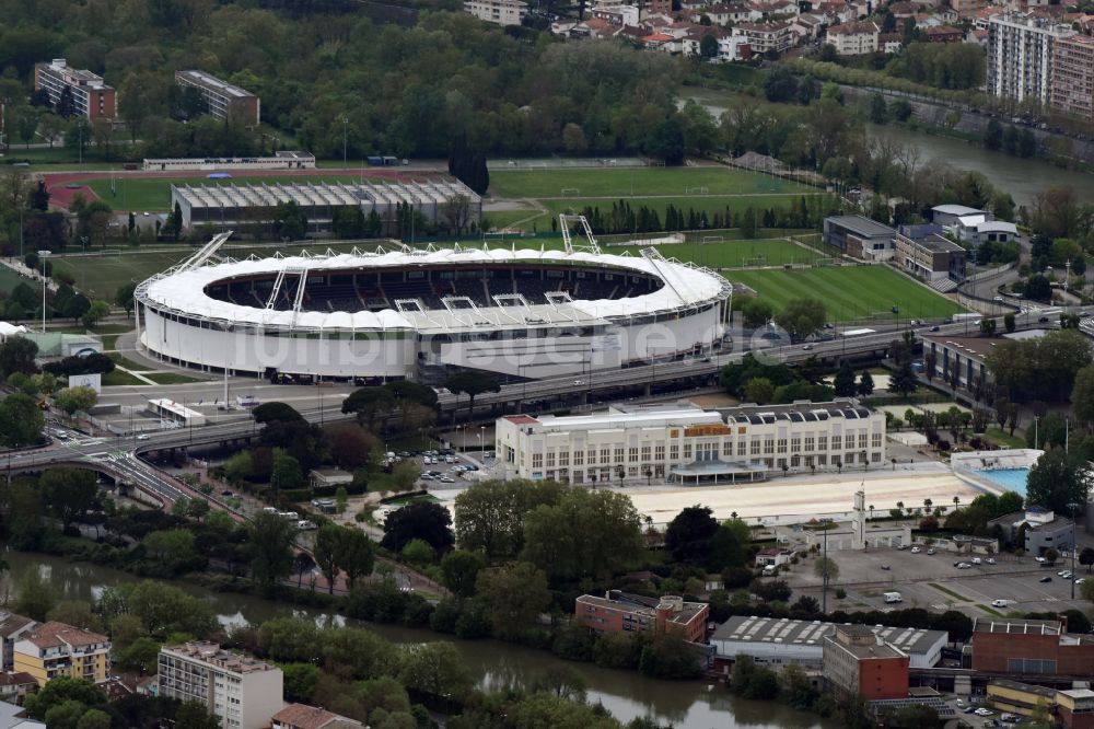 Toulouse von oben - Sportstätten-Gelände der Arena des Stadion Stadium TFC Municipal in Toulouse in Occitanie, Frankreich