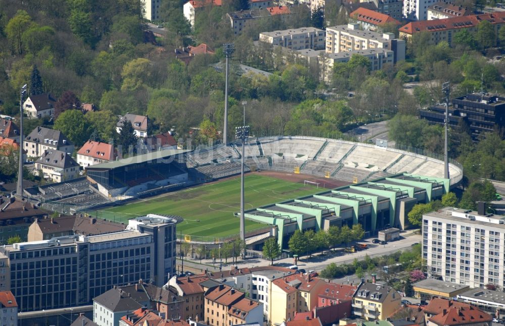 München von oben - Sportstätten-Gelände der Arena des Stadion Städtisches Stadion an der Grünwalder Straße im Ortsteil Untergiesing-Harlaching in München im Bundesland Bayern