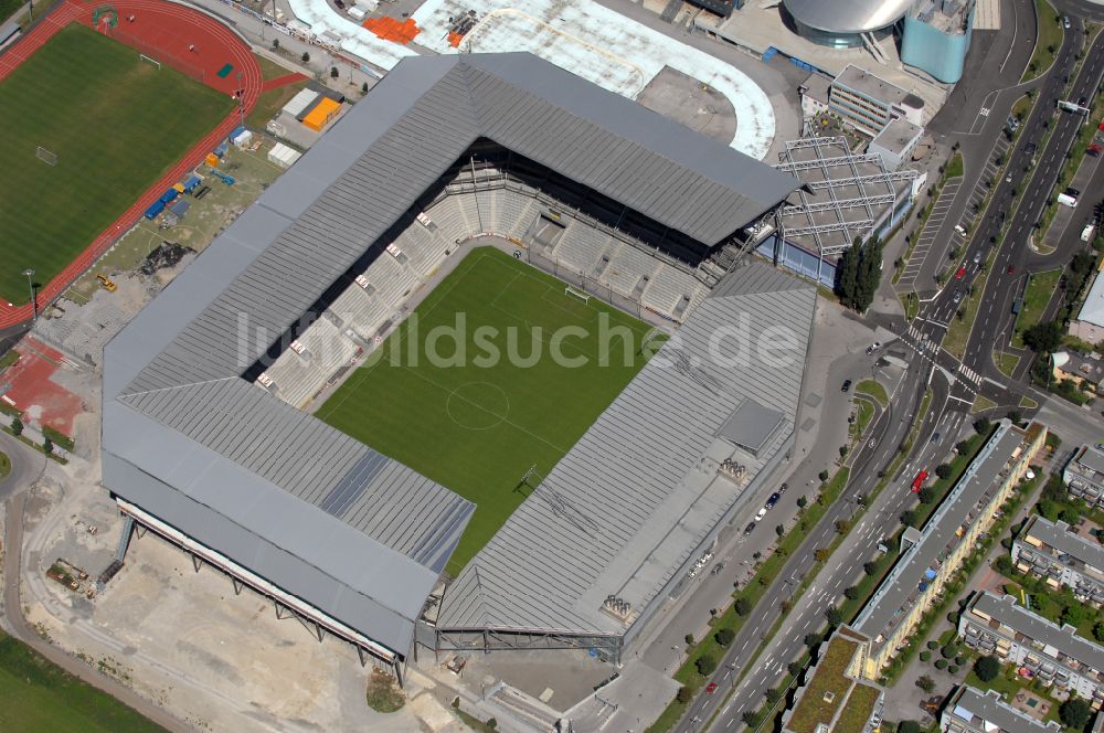 Innsbruck von oben - Sportstätten-Gelände der Arena des Stadion Tivoli-Stadion in Innsbruck in Tirol, Österreich