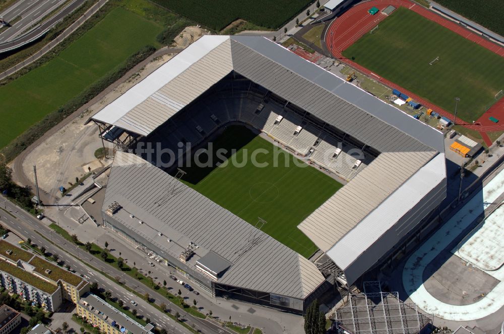 Luftbild Innsbruck - Sportstätten-Gelände der Arena des Stadion Tivoli-Stadion in Innsbruck in Tirol, Österreich