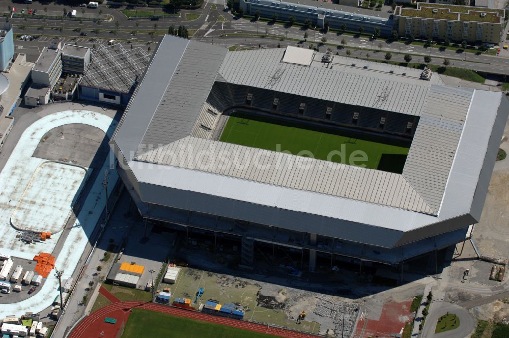 Luftbild Innsbruck - Sportstätten-Gelände der Arena des Stadion Tivoli-Stadion in Innsbruck in Tirol, Österreich