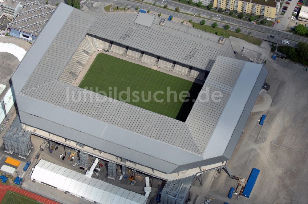 Luftaufnahme Innsbruck - Sportstätten-Gelände der Arena des Stadion Tivoli-Stadion in Innsbruck in Tirol, Österreich