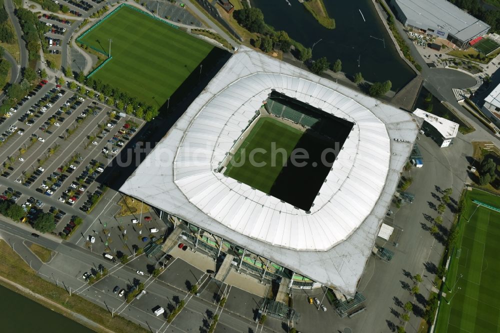 Wolfsburg aus der Vogelperspektive: Sportstätten-Gelände der Arena des Stadion in Wolfsburg im Bundesland Niedersachsen