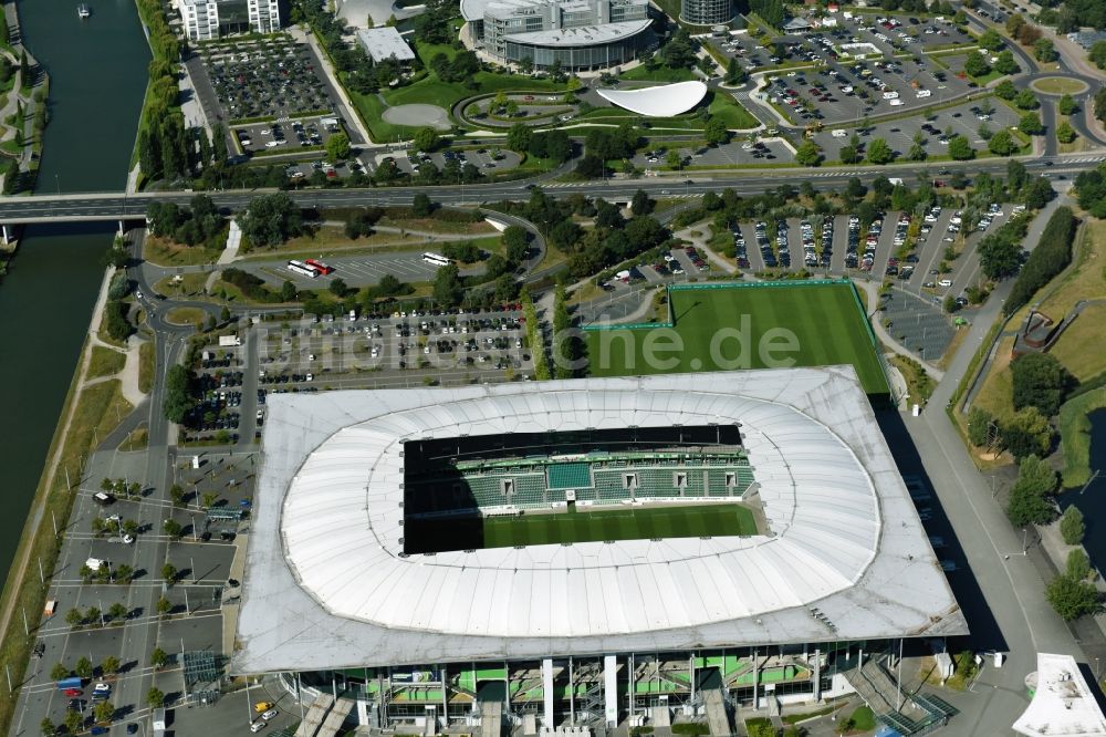 Wolfsburg von oben - Sportstätten-Gelände der Arena des Stadion in Wolfsburg im Bundesland Niedersachsen