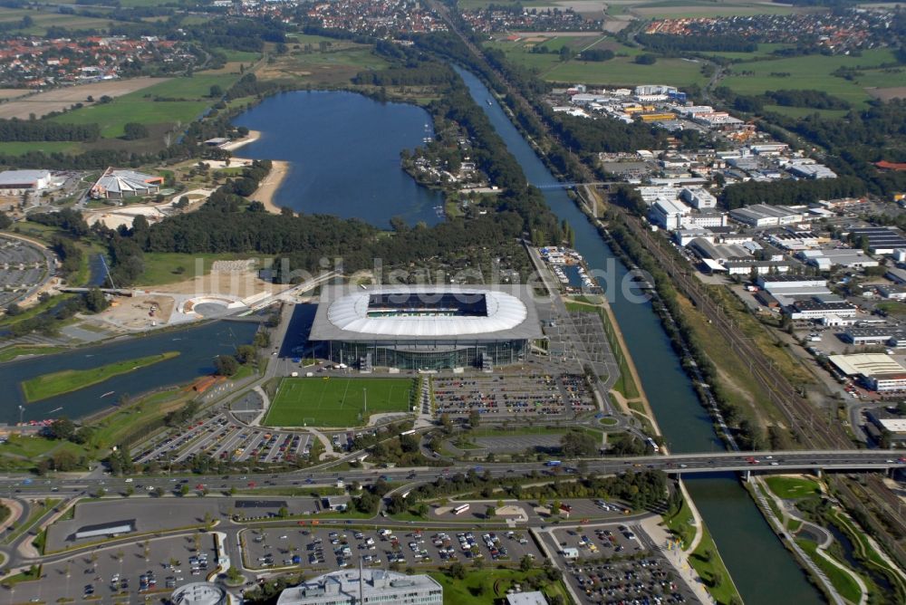 Wolfsburg von oben - Sportstätten-Gelände der Arena des Stadion in Wolfsburg im Bundesland Niedersachsen