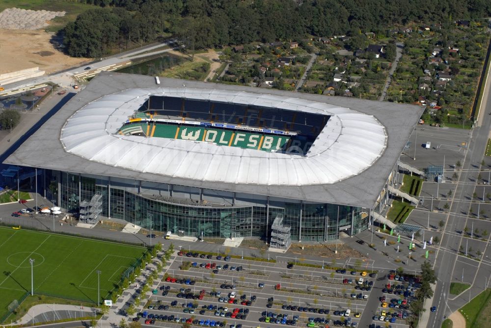 Wolfsburg aus der Vogelperspektive: Sportstätten-Gelände der Arena des Stadion in Wolfsburg im Bundesland Niedersachsen