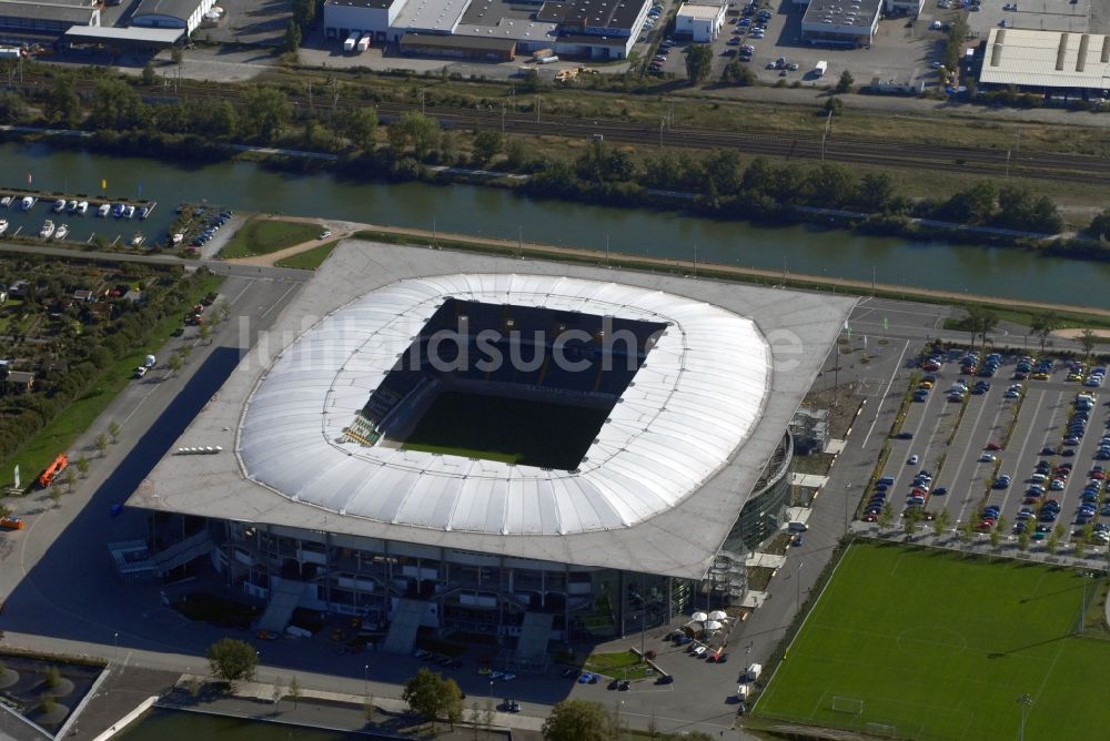 Wolfsburg von oben - Sportstätten-Gelände der Arena des Stadion in Wolfsburg im Bundesland Niedersachsen