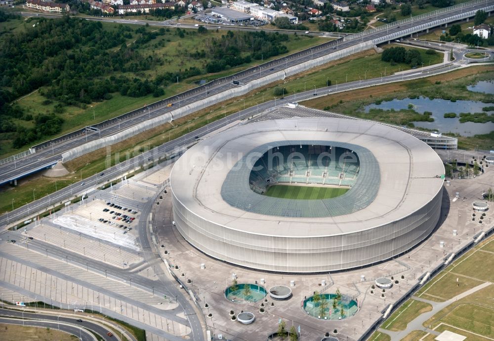 Wroclaw Breslau von oben - Sportstätten-Gelände der Arena des Stadion in Wroclaw Breslau in Niederschlesien, Polen