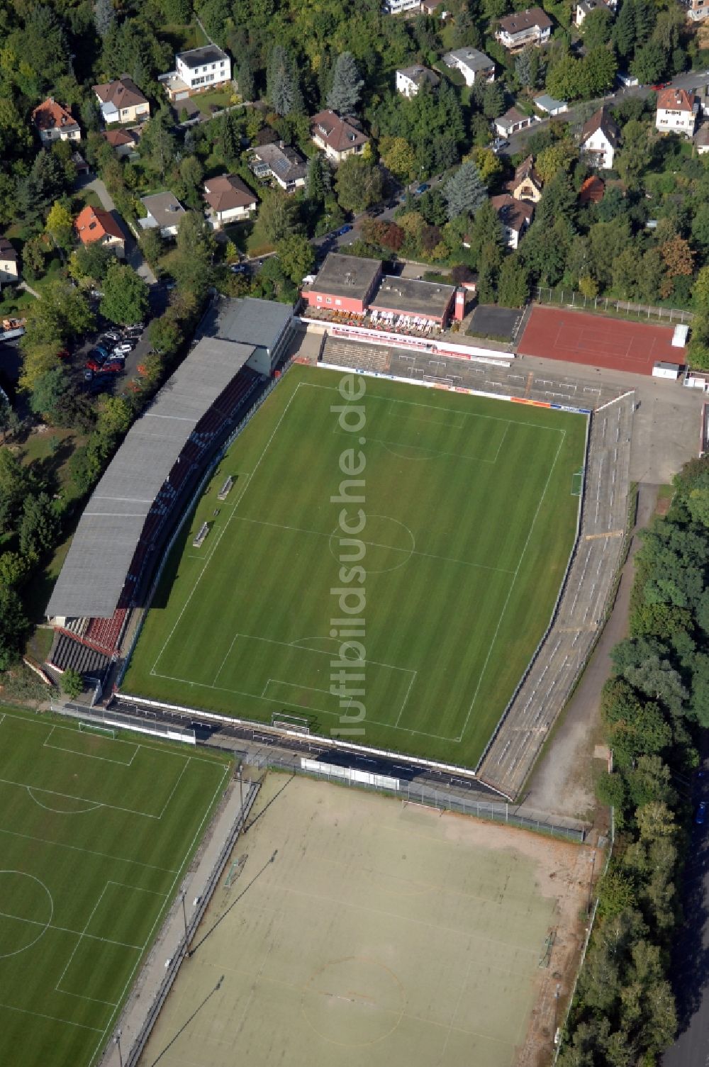 Luftaufnahme Würzburg - Sportstätten-Gelände der Arena des Stadion FC Würzburger Kickers am Mittlerer Dallenbergweg in Würzburg im Bundesland Bayern