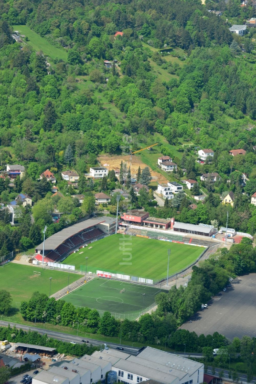 Würzburg aus der Vogelperspektive: Sportstätten-Gelände der Arena des Stadion des FC Würzburger Kickers in Würzburg im Bundesland Bayern