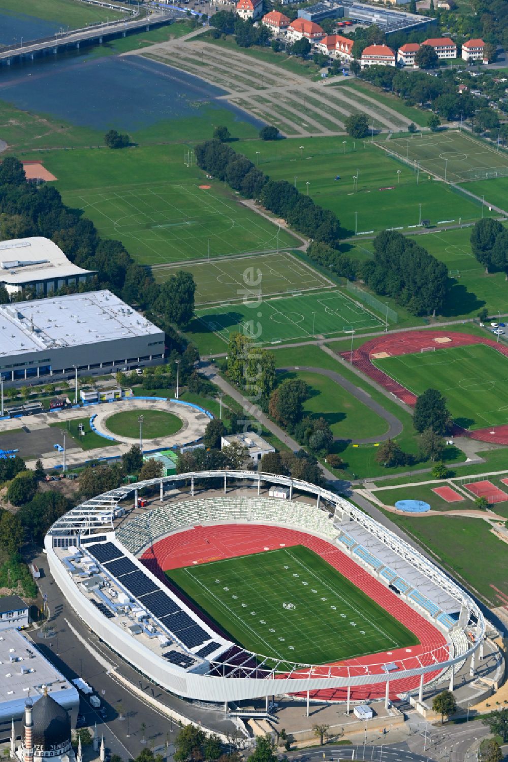 Dresden aus der Vogelperspektive: Sportstätten-Gelände des Stadion Heinz-Steyer-Stadion in Dresden im Bundesland Sachsen, Deutschland