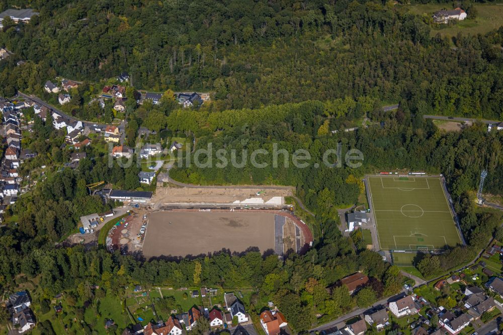 Menden (Sauerland) von oben - Sportstätten-Gelände des Stadion Huckenohl-Stadion in Menden (Sauerland) im Bundesland Nordrhein-Westfalen, Deutschland