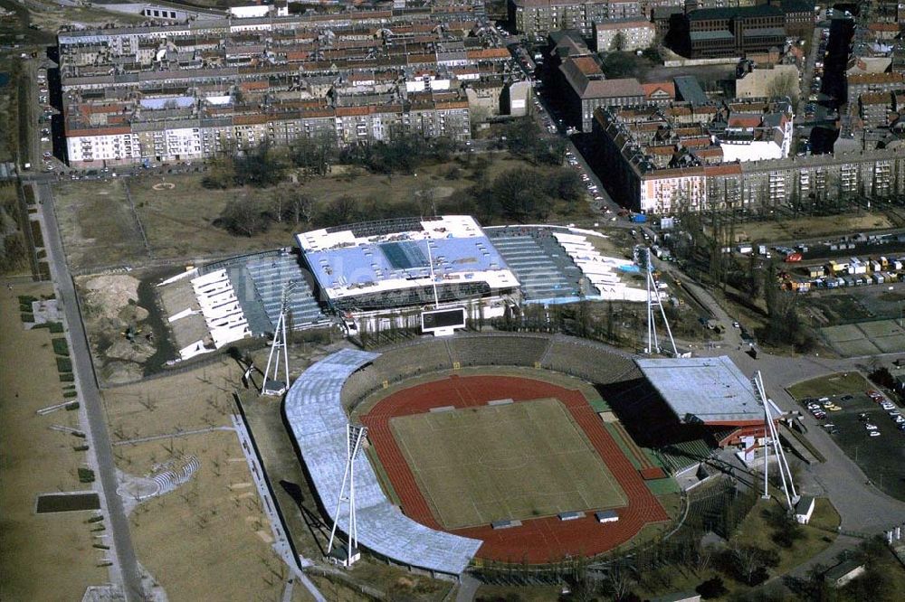 Berlin / Prenzlauer Berg von oben - Sportstättenbau am Berliner Jahnsportpark im Stadtbezirk Berlin-Prenzlauer Berg