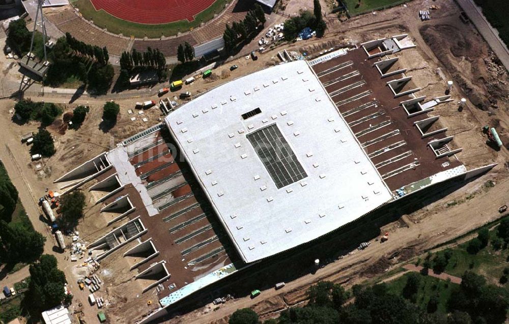 Luftbild Berlin Prenzlauer Berg - Sportstättenbau am Berliner Jahnsportpark im Stadtbezirk Prenzlauer Berg