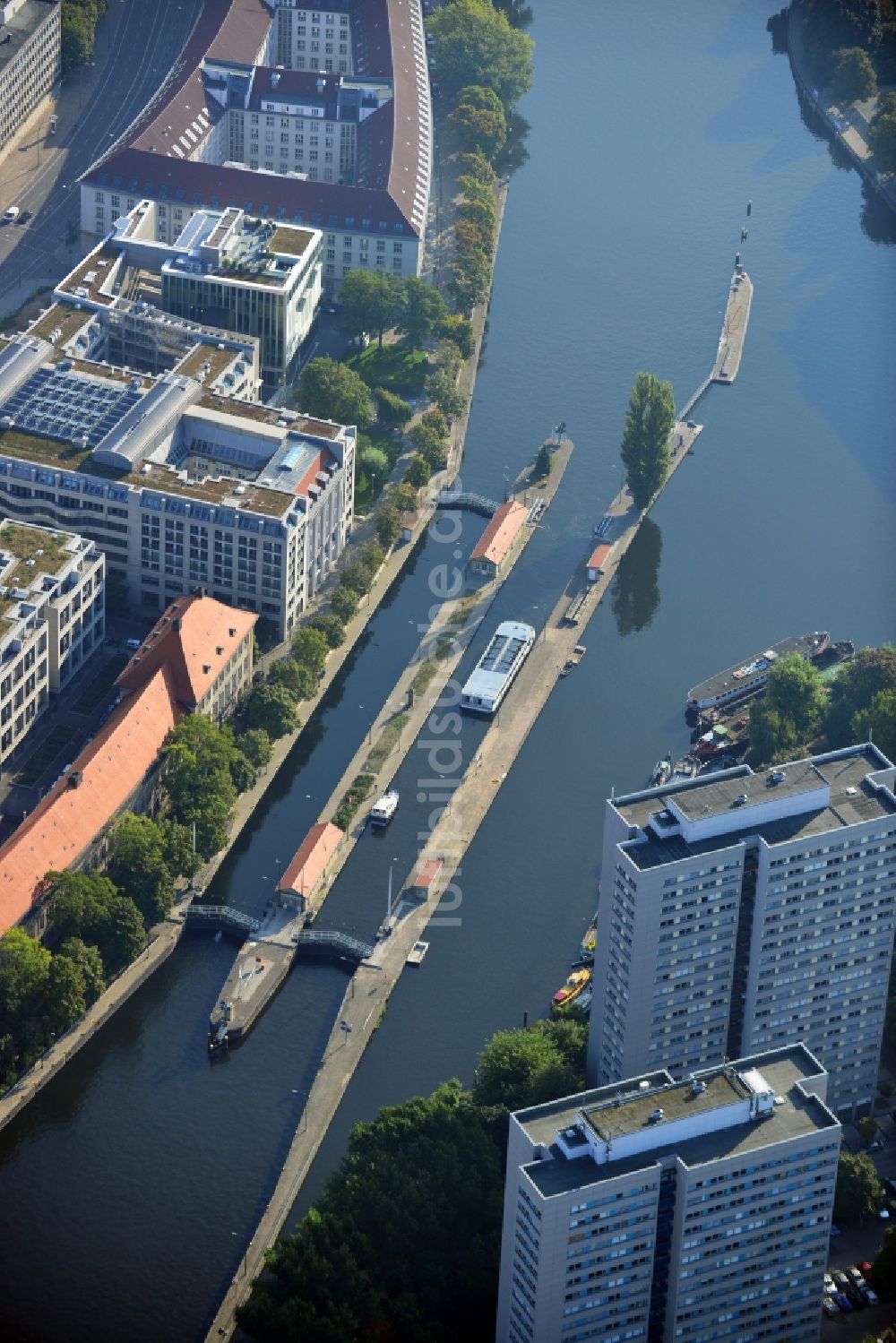 Luftaufnahme Berlin - Spreeschleuse in Berlin Mitte