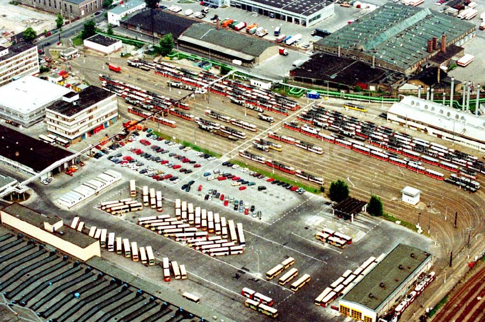 Luftaufnahme Berlin - 02.10.1994 Sraßenbahndepots der BVG in Berlin-Lichtenberg