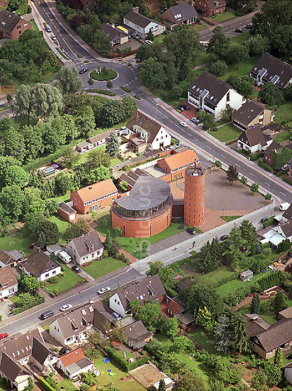 Luftbild Neukirchen-Vluyn - St.-Antonius-Kirche Neukirchen-Vluyn