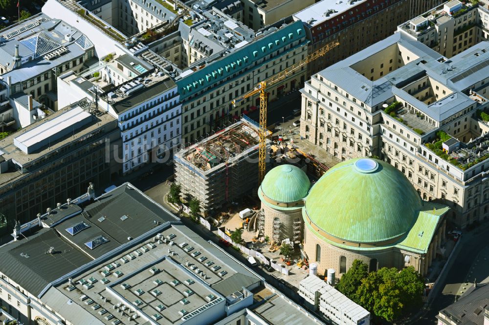 Luftaufnahme Berlin - St. Hedwigs-Kathedrale im Ortsteil Mitte in Berlin