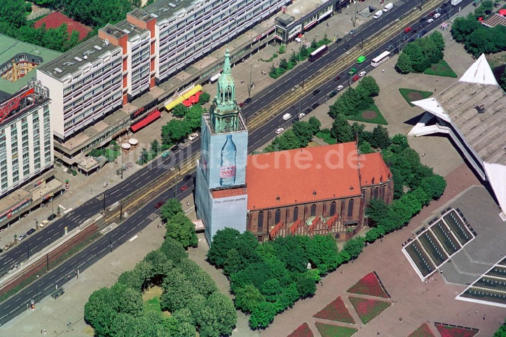 Berlin aus der Vogelperspektive: St. Marienkirche am Alexanderplatz in Berlin-Mitte