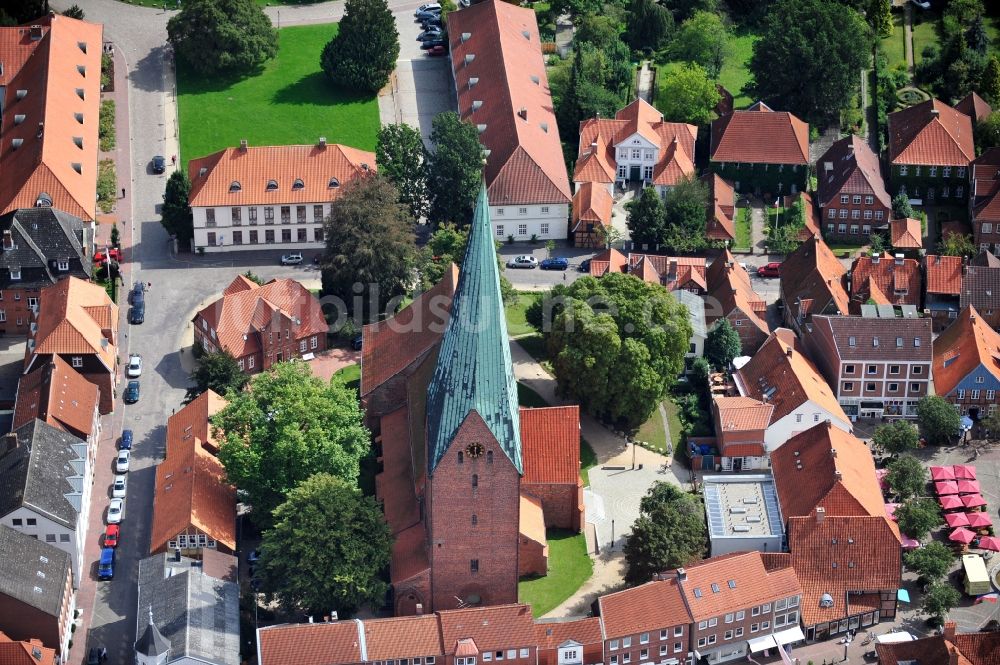 Eutin aus der Vogelperspektive: St.-Michaelis - Kirche Eutin im Bundesland Schleswig-Holstein