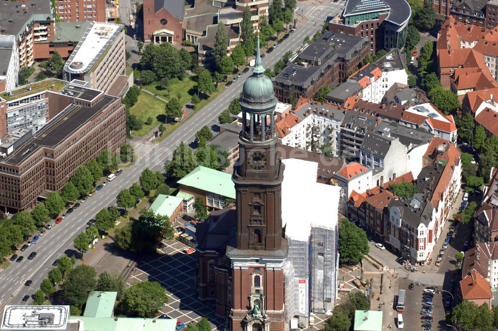 Hamburg von oben - St. Michaelis Kirche in Hamburg