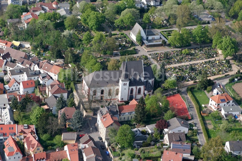 Luftaufnahme Mainz Hechtsheim - St. Pankratius Pfarrkirche in Mainz-Hechtsheim im Bundesland Rheinland-Pfalz