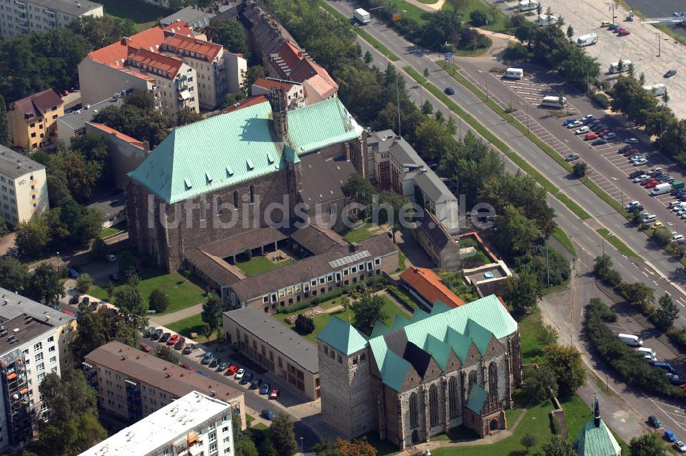 Luftaufnahme Magdeburg - St. Petri und Wallonerkirche in Magdeburg