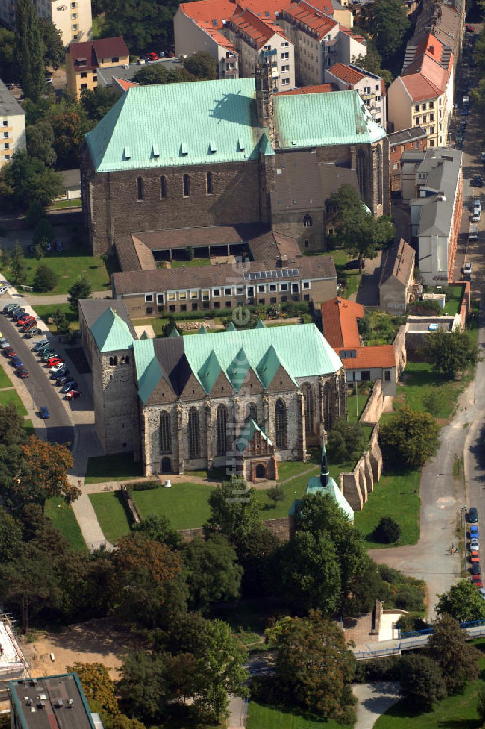 Luftbild Magdeburg - St. Petri und Wallonerkirche in Magdeburg