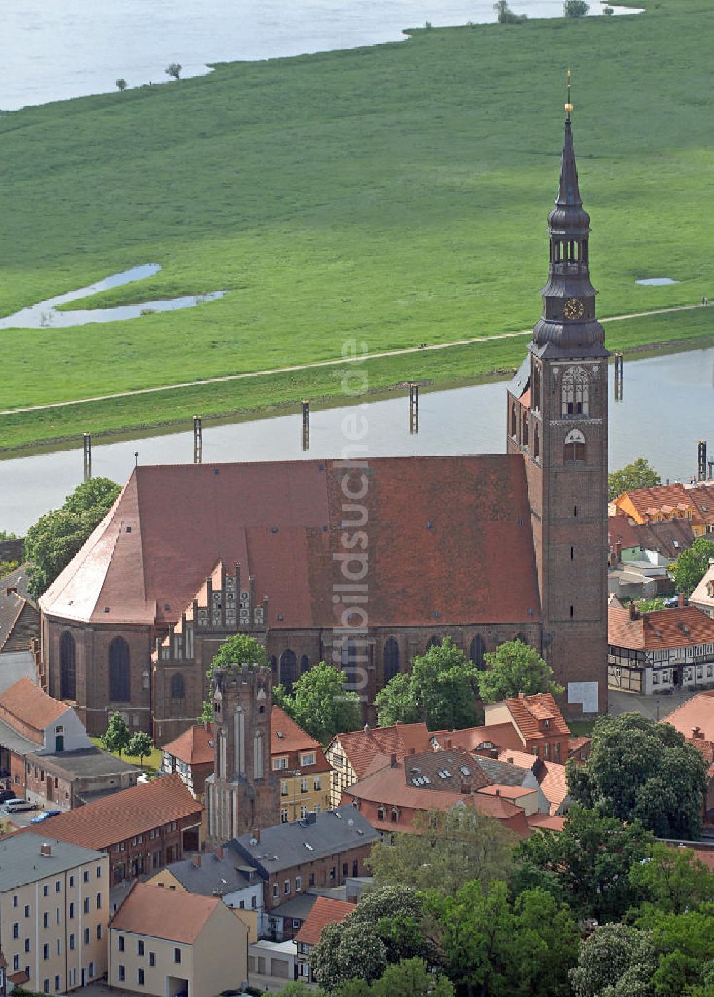 Luftaufnahme Tangermünde - St. Stephanskirche Tangermünde