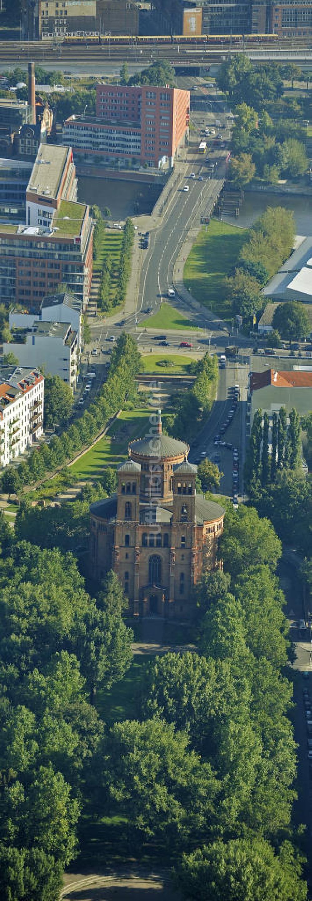 Luftbild Berlin - St. Thomas- Kirche in Berlin- Kreuzberg