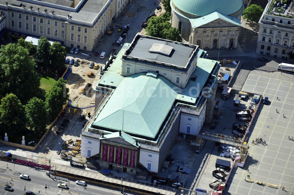 Berlin aus der Vogelperspektive: Staatsoper Unter den Linden in Berlin