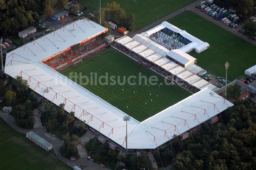 Berlin aus der Vogelperspektive: Stadion Alte Försterei des 1. FC Union in Berlin-Köpenick