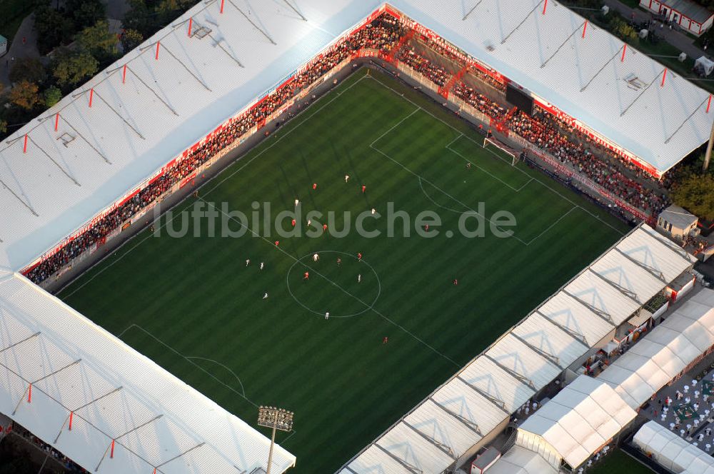 Berlin aus der Vogelperspektive: Stadion Alte Försterei des 1. FC Union in Berlin-Köpenick