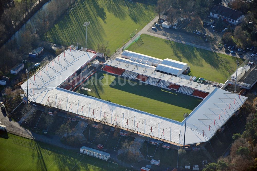 Luftaufnahme Berlin - Stadion an der Alten Försterei im Bezirk Köpenick in Berlin