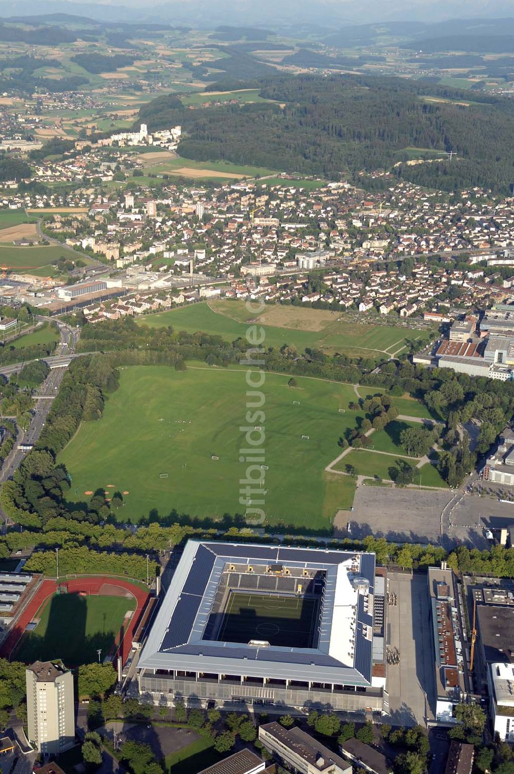 Bern aus der Vogelperspektive: Stadion - Arena des Stade de Suisse in Bern in der Schweiz