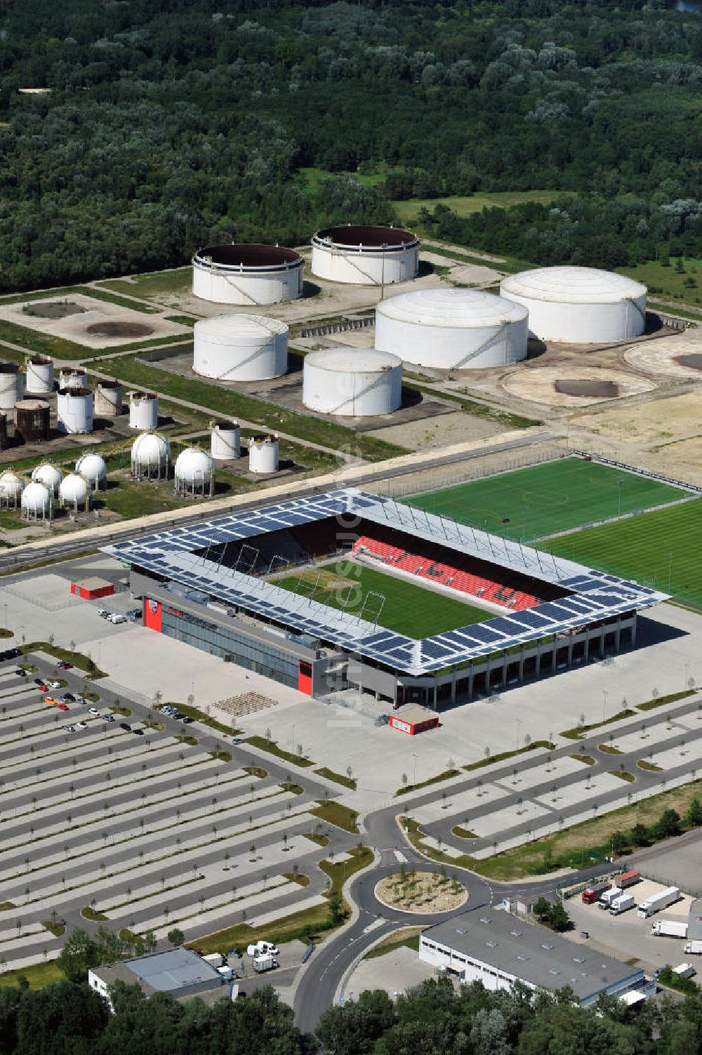 Ingolstadt aus der Vogelperspektive: Stadion Audi Sportpark in Ingolstadt / Bayern