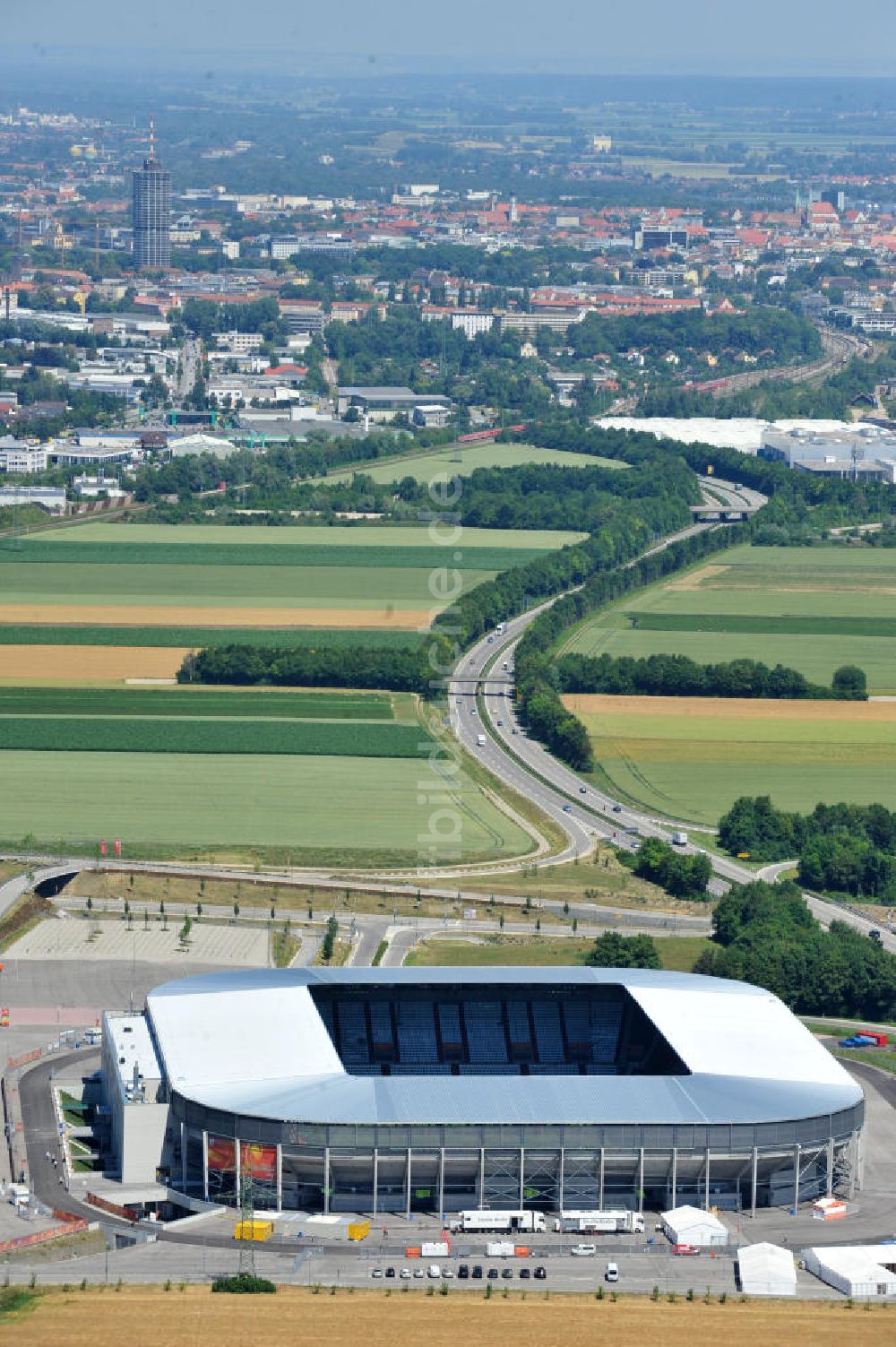 Augsburg aus der Vogelperspektive: Stadion Augsburg impuls arena zur FIFA Fußball-Weltmeisterschaft der Frauen 2011